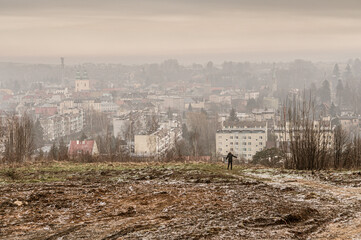 miasteczko i unoszący się nad nim smog © Henryk Niestrój