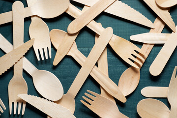 Disposable wooden cutlery - obrazy, fototapety, plakaty
