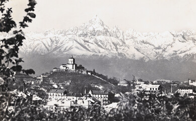 Fototapeta na wymiar Turin view of the panorama of the cappuccini mountain in the 40s