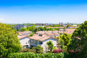 青空が広がる住宅地　多摩ニュータウン