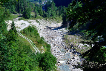 Gebirgsbach in den Dolomiten