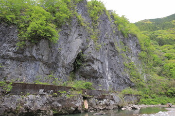 鏡村　大岩