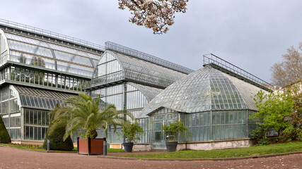 The lgreenhouses of the "tête d'or" park in Lyon