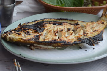 海鮮市場の焼き魚