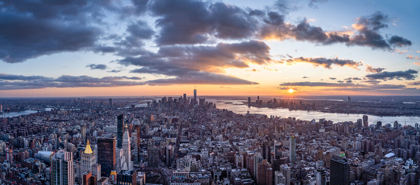 Fototapeta Manhattan sunset panorama, New York City, USA  