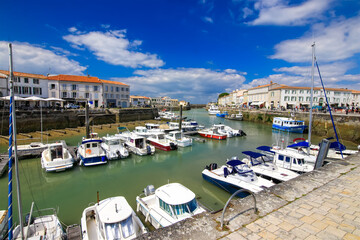 Fototapeta na wymiar Port de St Martin en Ré sur l'Ile de Ré, La Rochelle