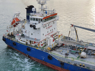 Fueler vessel