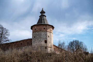 Obraz premium ancient stone fortress-kremlin in Zaraysk on a spring sunny day