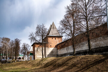 Fototapeta premium ancient stone fortress-kremlin in Zaraysk on a spring sunny day