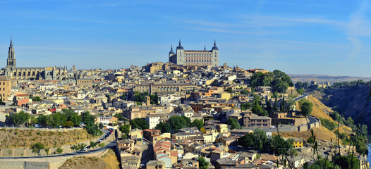 Obraz premium View of Cathedral and Alcázar of Toledo Spain