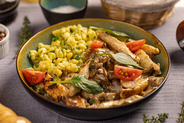 Grilled chicken strips with forest mushroom