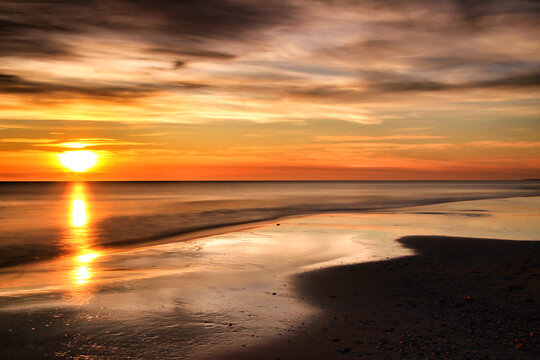 Sunrise on the beach in Arenales del Sol, Alicante © SoniaBonet
