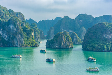 Obraz na płótnie Canvas Ha Long Bay landscape, Vietnam