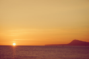 Obraz na płótnie Canvas Sunrise over sea