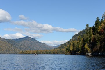 Fototapeta na wymiar Autumn on Lake Teletskoye. Altai Republic. Western Siberia. Russia