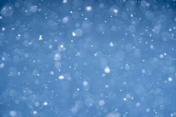 冬の寒いイメージ　降雪