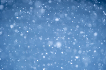 冬の寒いイメージ　降雪