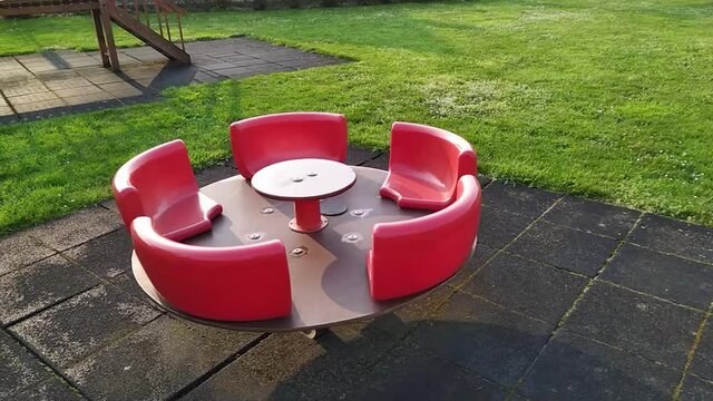 tourniquet vide dans un parc 