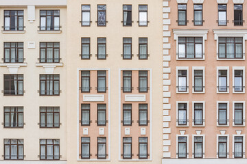 Fototapeta na wymiar Windows of the old building.