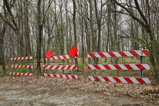 รูปภาพ Road Hazard เลือกดูภาพถ่ายสต็อก เวกเตอร์ และวิดีโอ785 Adobe