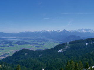 Fototapeta na wymiar Nesselwang, Deutschland: Am Rand der allgäuer Alpen