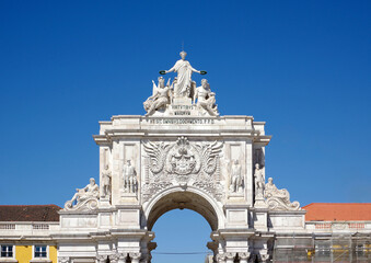 Fototapeta na wymiar Der Arco da Rua Augusta stellt den Eingang zur Baixa Pombalina, der nach 1755 neu gebauten Innenstadt Lissabons, dar.
