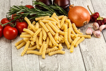 Raw Italian wheat pasta - Fusilli