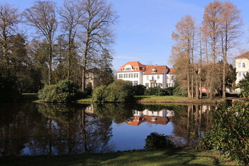 Kleiner See im Schlossgerten im Zentrum von Oldenburg