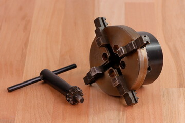 Stahlteile einer Drechselmaschine