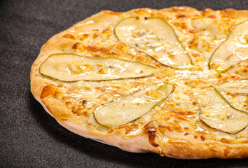 Pizza with pear and cheese