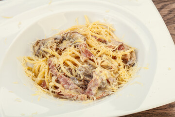 Pasta with mushroom and bacon