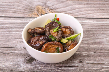 Marinated shiitake mushrooms with herbs