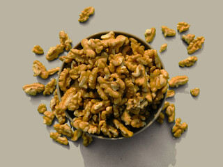 Nueces dentro de un bol