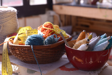 fil de laine et de tissu