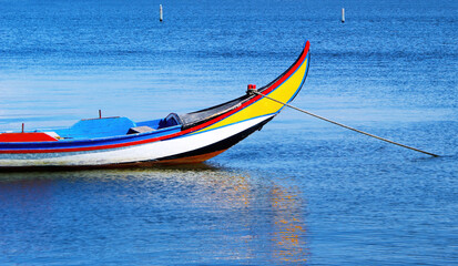 Proa de barco moliceiro na Ria de Aveio na Murtosa