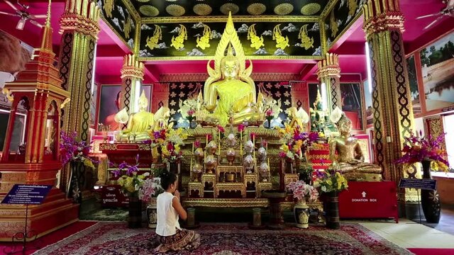 Thai Woman Praying Wat Phra That Doi Suthep Chiang Mai
