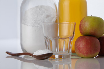 Apple cider vinegar and baking soda combination for acid reflux
