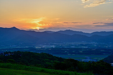 Fototapeta premium sunset in the mountains