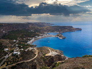 Fototapeta na wymiar nice view to a bay with blue ocean in greece
