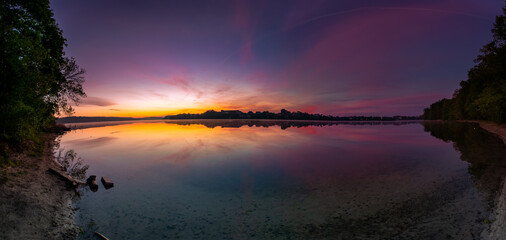 Fototapeta na wymiar sunset over the lake (Straussee, Brandenburg, Germany)