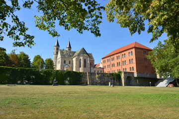 Fototapeta na wymiar Magdeburg, concert hall Georg Philipp Telemann and museum building with garden