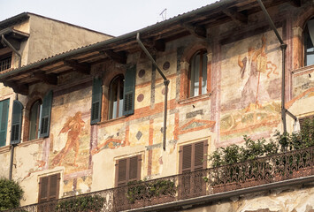 Fototapeta na wymiar Verona, beautiful view of the historic center.