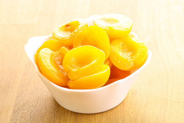 Canned apricot – sweet light dessert