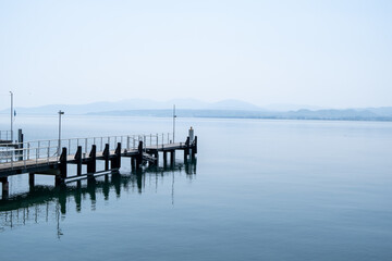 風景素材　新緑の季節の琵琶湖　海津大崎