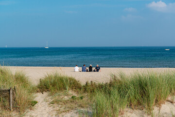 Schleswig-Holstein, Deutschland, April, 2021 - Sommerliche Impressionen aus dem Ostseebad Damp mit Strandmotiven