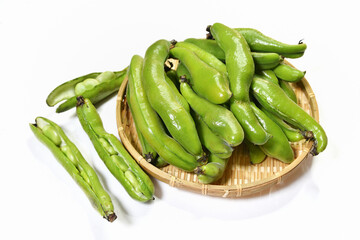 収穫したそら豆