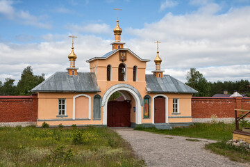 Fototapeta na wymiar Holy gates of Vazheozersky monastery