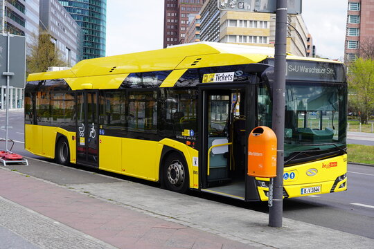 BVG Solaris Urbino 12 elektric e-Bus in Berlin am 25.04.2021