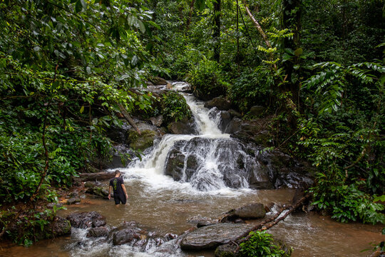 Cascade &agrave; la crique Tibourou en Guyane