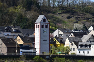 Moseltal mit Weindorf Lehmen